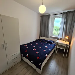 Проживание в семье Mirrorroom Pl Airport, Варшава